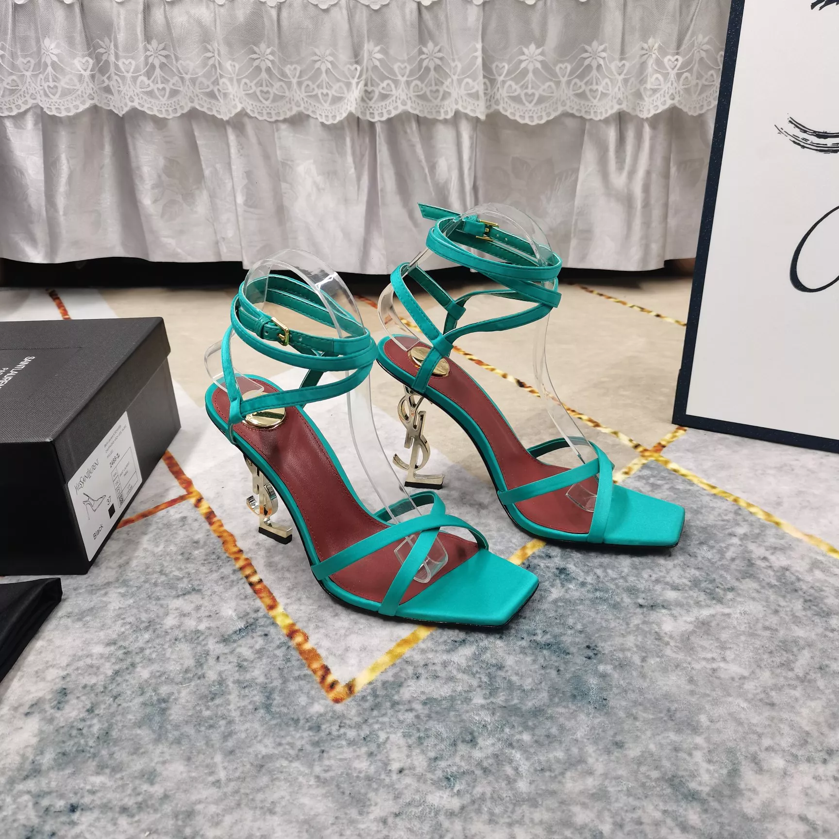 UrbanStyle 1885 Yves Saint Laurent YSL Sandal For Women