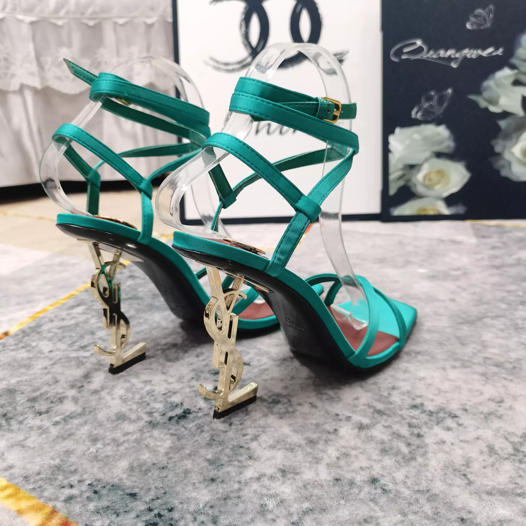 UrbanStyle 1885 Yves Saint Laurent YSL Sandal For Women