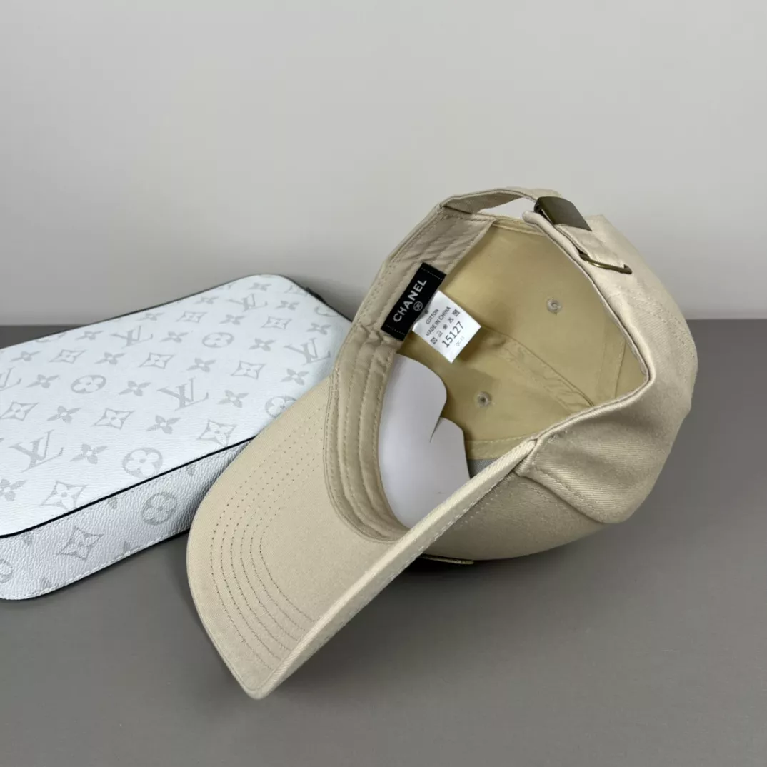UrbanStyle 2010 Chanel Caps