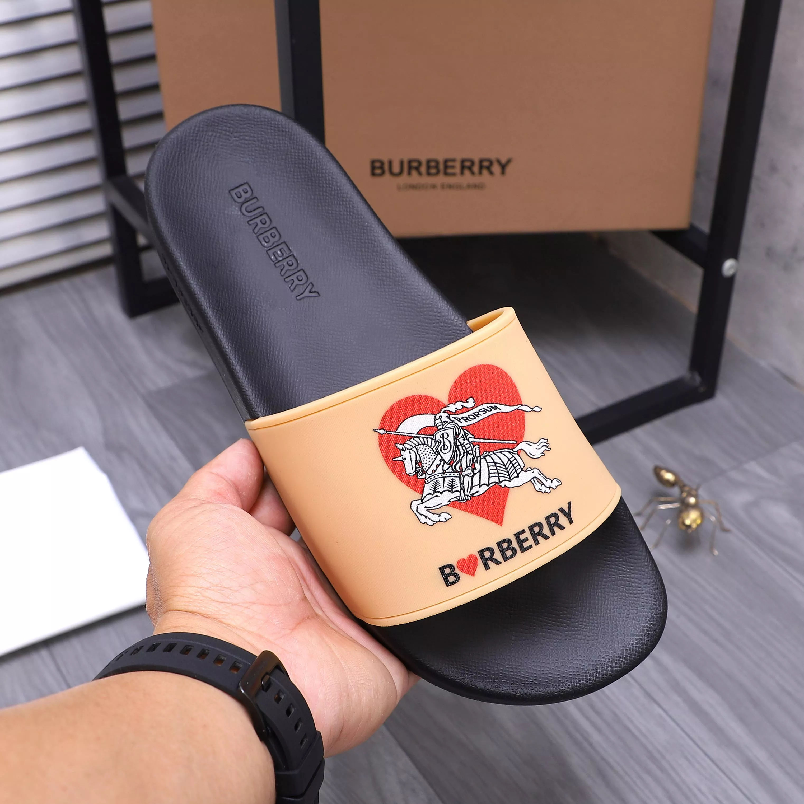 UrbanStyle 2055 Burberry Slippers For Men