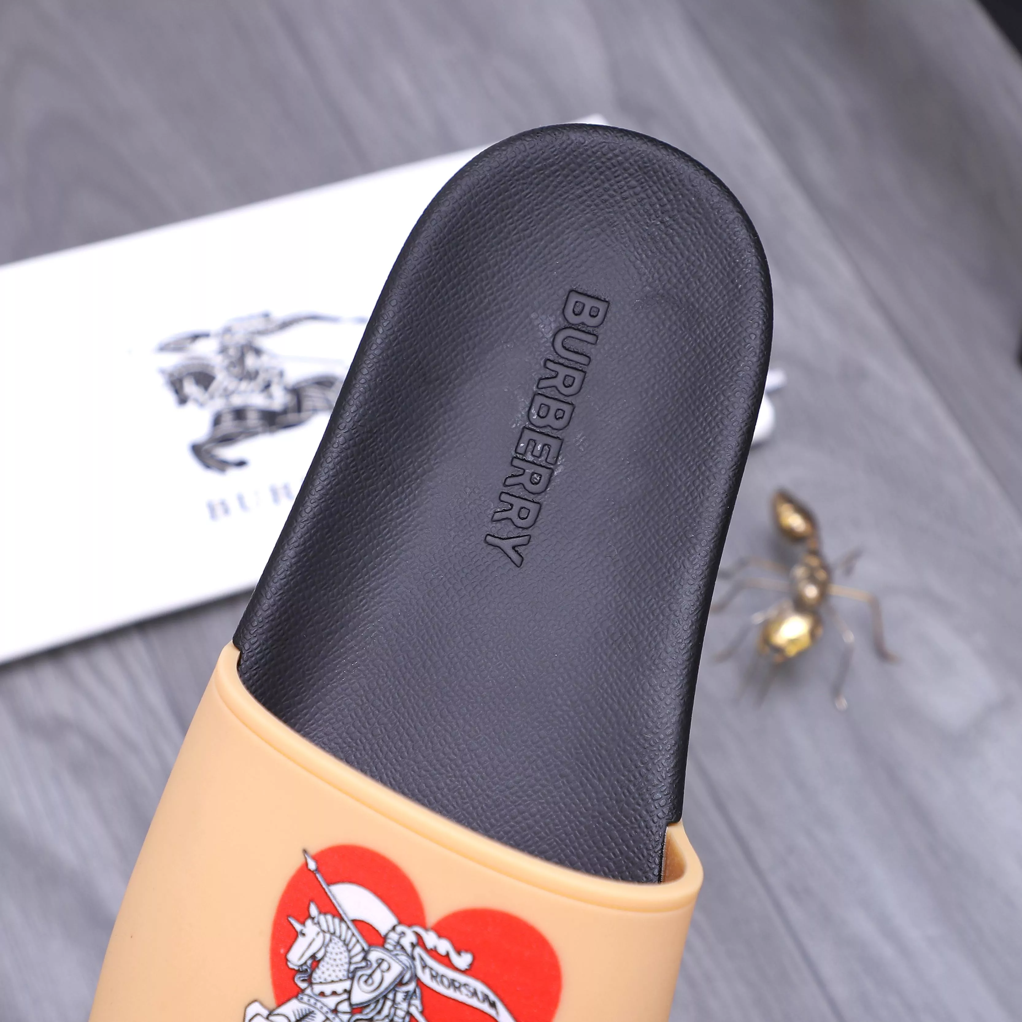 UrbanStyle 2055 Burberry Slippers For Men