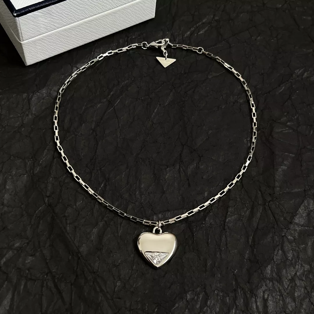 UrbanStyle 2110 Prada Necklaces