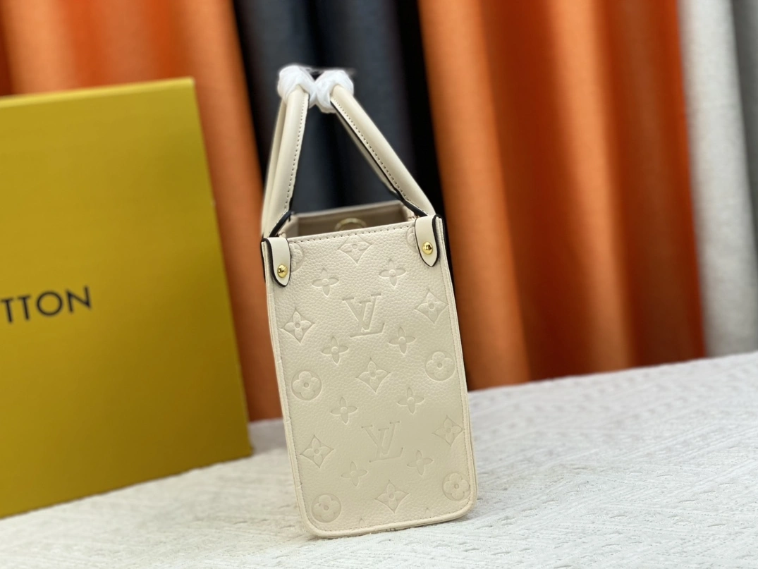 UrbanStyle 2123 Louis Vuitton AAA Quality Handbags For Women