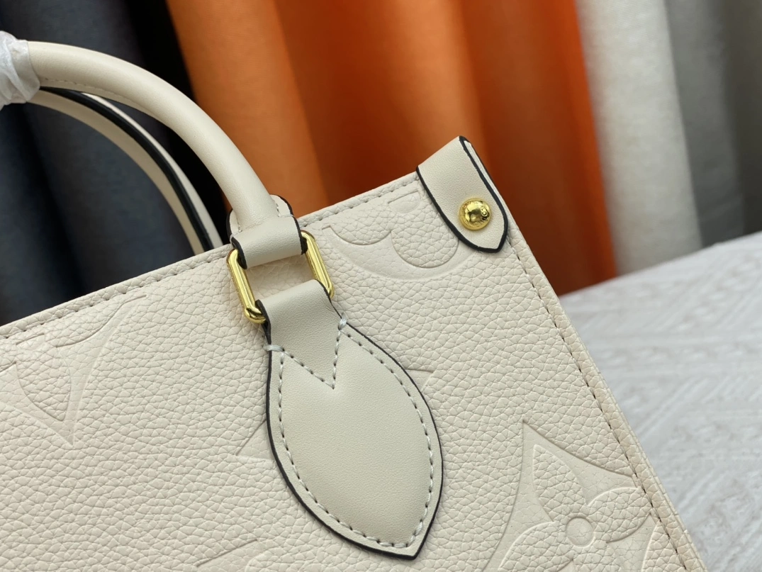 UrbanStyle 2123 Louis Vuitton AAA Quality Handbags For Women