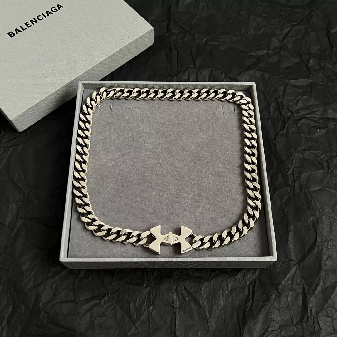UrbanStyle 2242 Balenciaga Necklaces