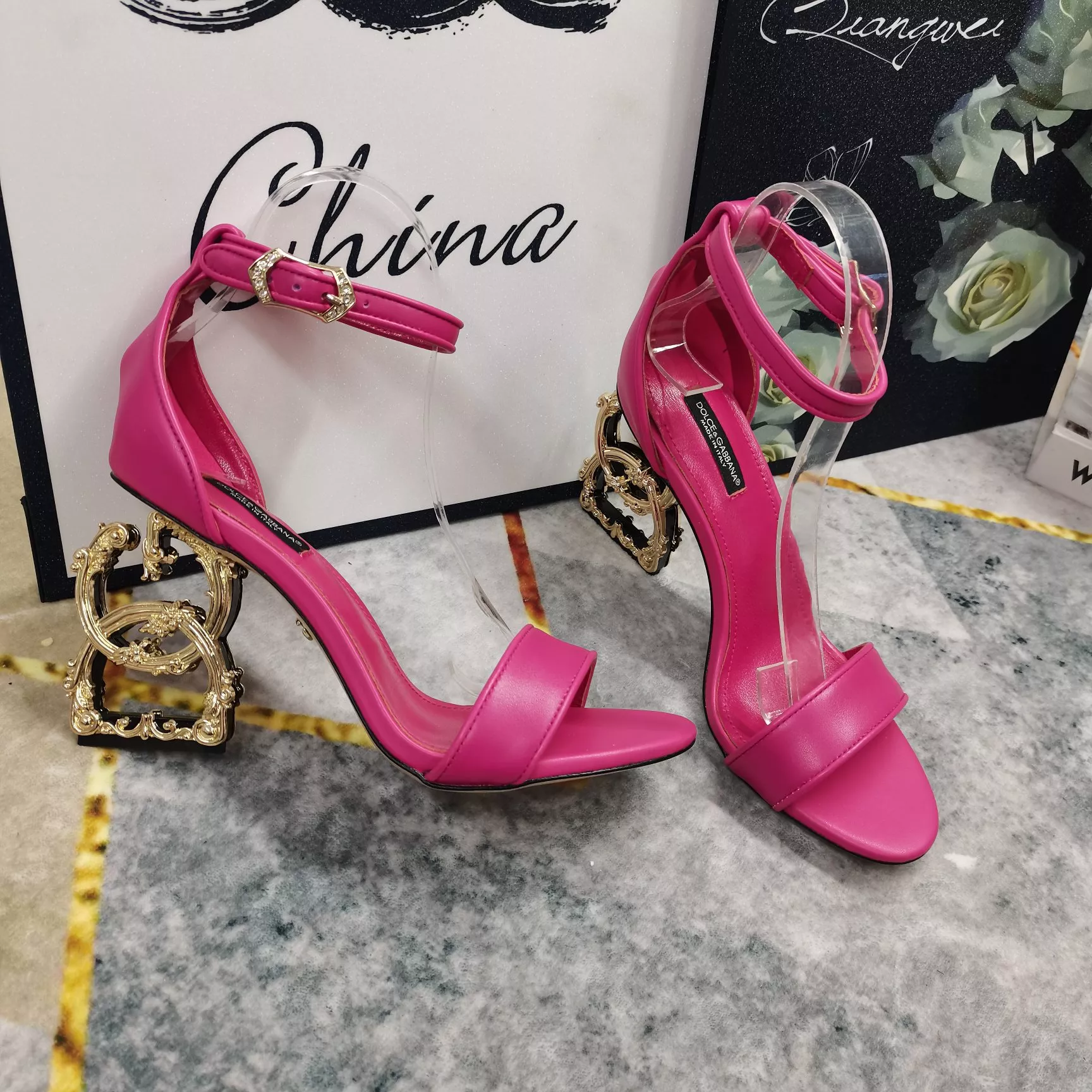 UrbanStyle 2542 Dolce & Gabbana D&G Sandal For Women