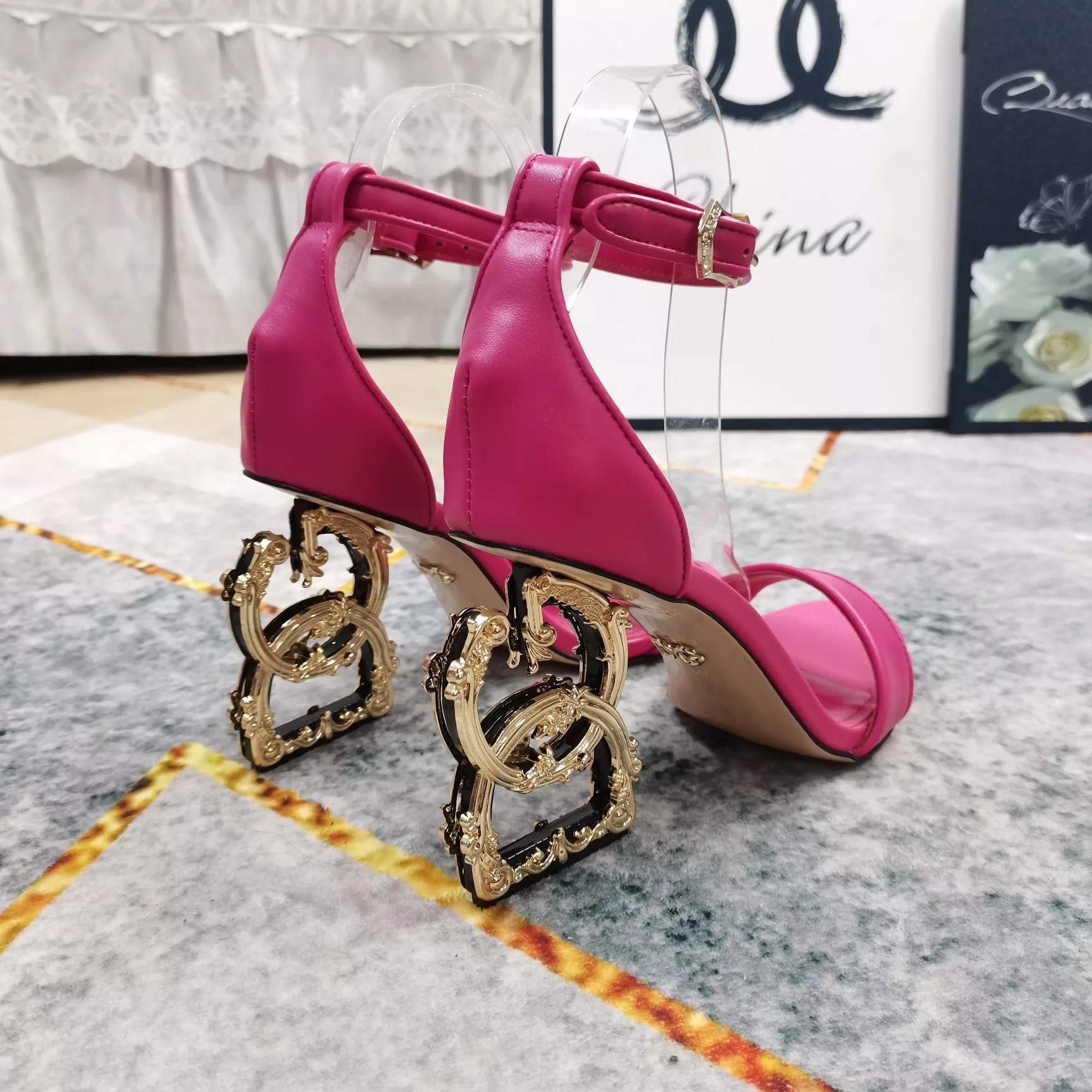 UrbanStyle 2542 Dolce & Gabbana D&G Sandal For Women