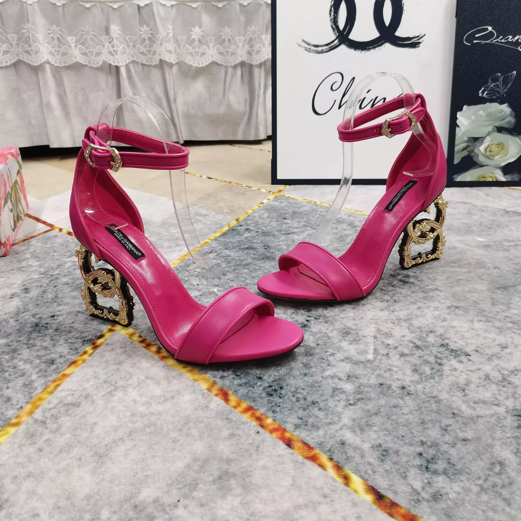 UrbanStyle 2542 Dolce & Gabbana D&G Sandal For Women