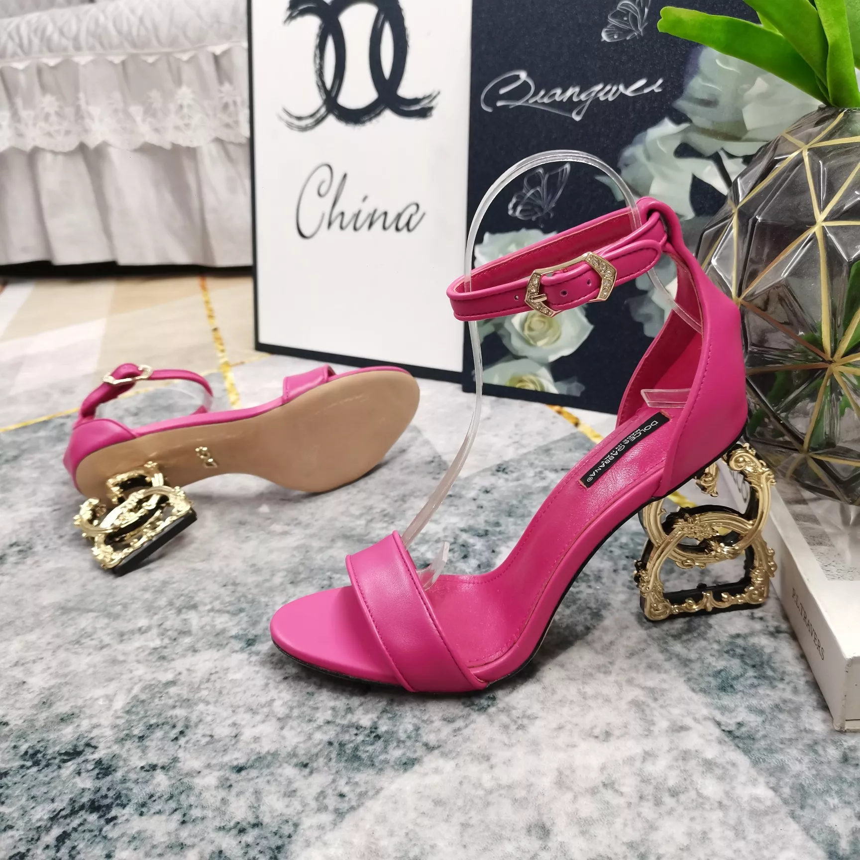 UrbanStyle 2542 Dolce & Gabbana D&G Sandal For Women