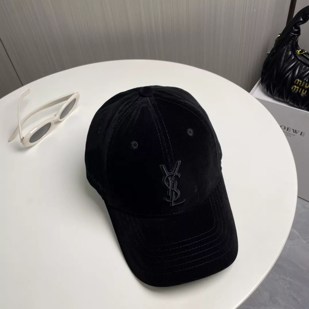 UrbanStyle 2714 Yves Saint Laurent YSL Caps