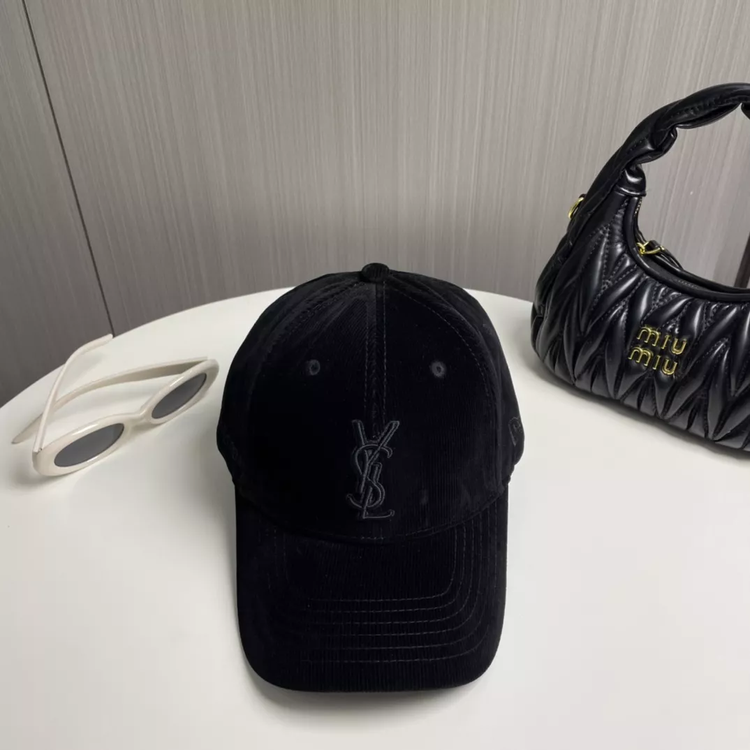 UrbanStyle 2714 Yves Saint Laurent YSL Caps