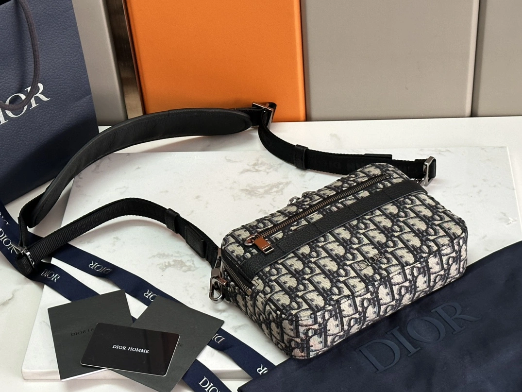 UrbanStyle 2715 Christian Dior AAA Man Messenger Bags