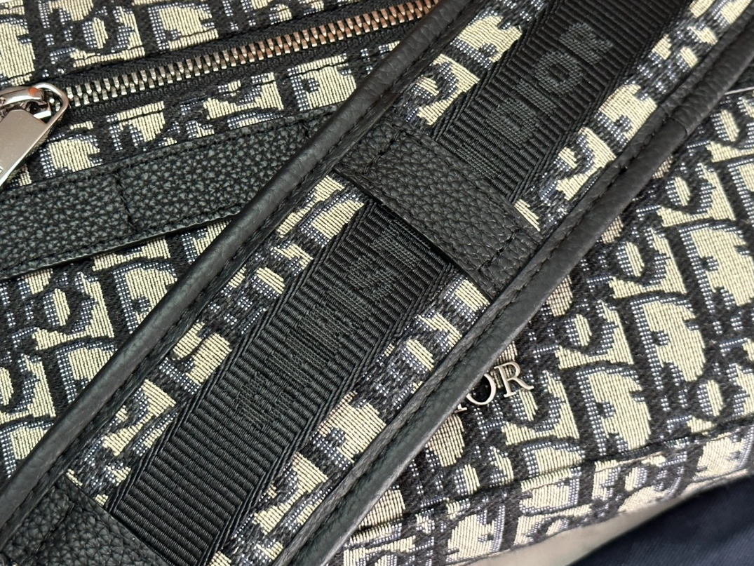 UrbanStyle 2715 Christian Dior AAA Man Messenger Bags