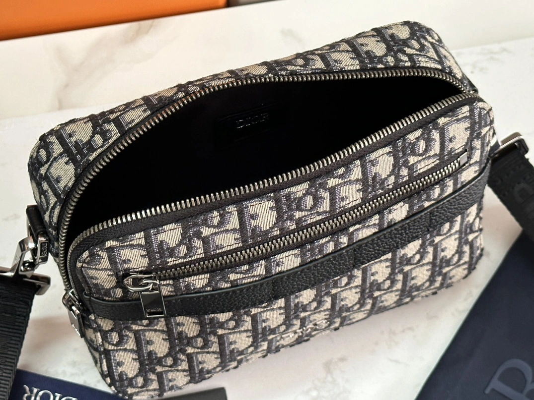UrbanStyle 2715 Christian Dior AAA Man Messenger Bags
