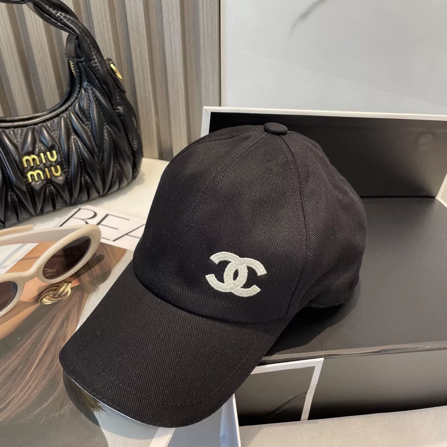 UrbanStyle 3023 Chanel Caps
