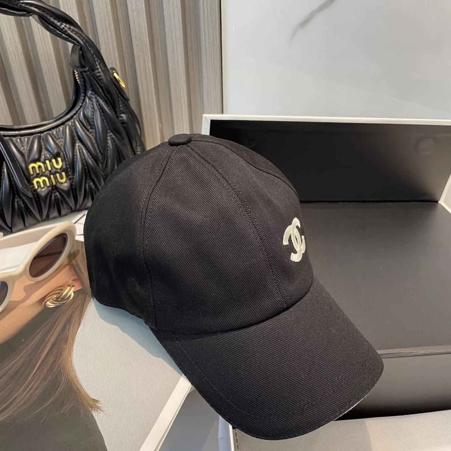 UrbanStyle 3023 Chanel Caps