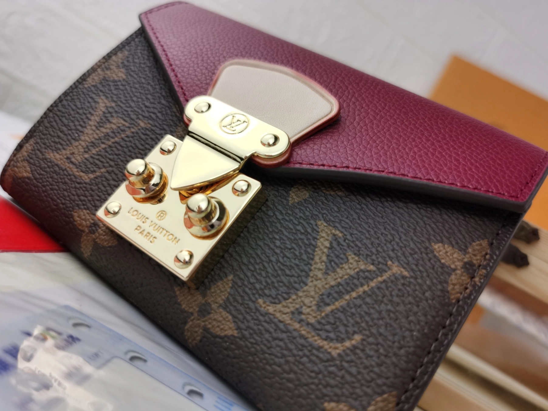 UrbanStyle 3044 Louis Vuitton LV Card Case For Women