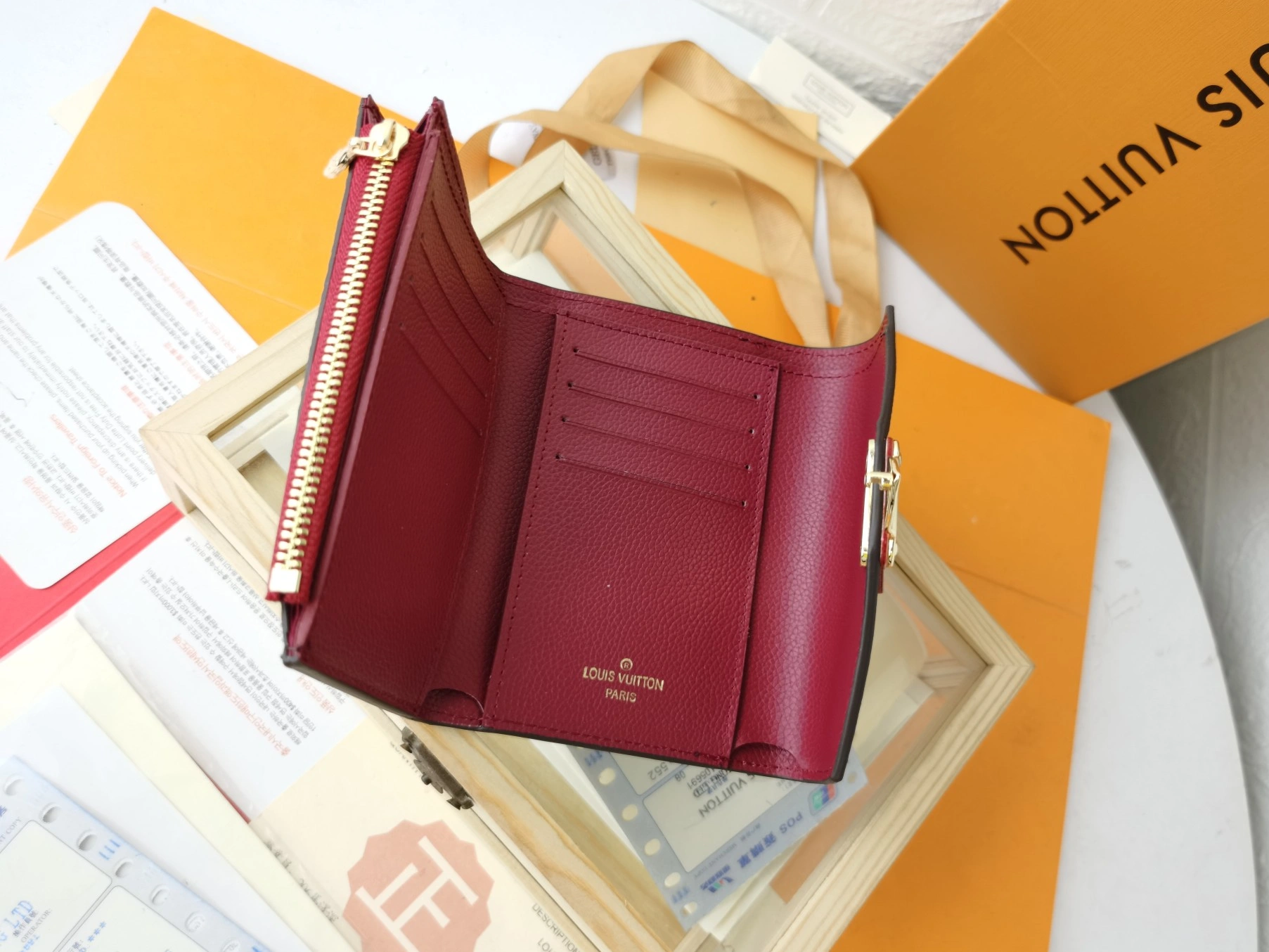 UrbanStyle 3044 Louis Vuitton LV Card Case For Women