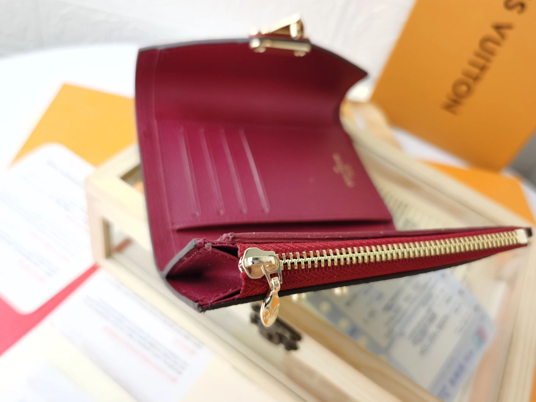 UrbanStyle 3044 Louis Vuitton LV Card Case For Women