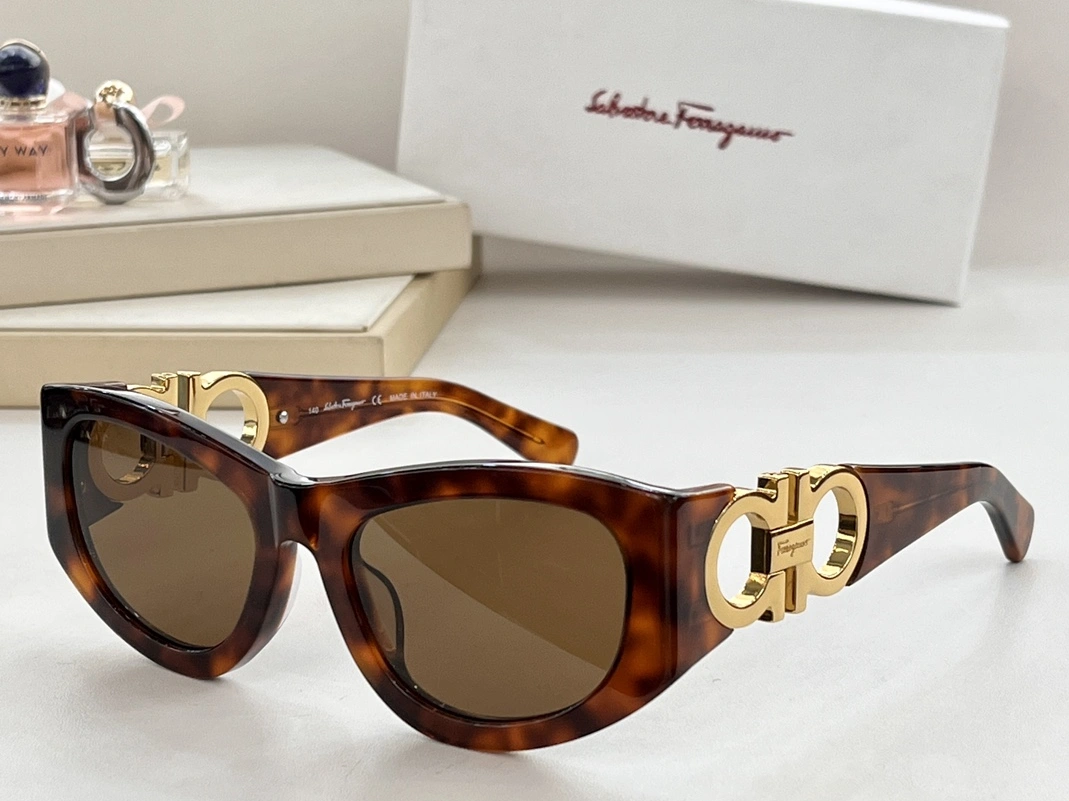 UrbanStyle 3197 Salvatore Ferragamo AAA Quality Sunglasses