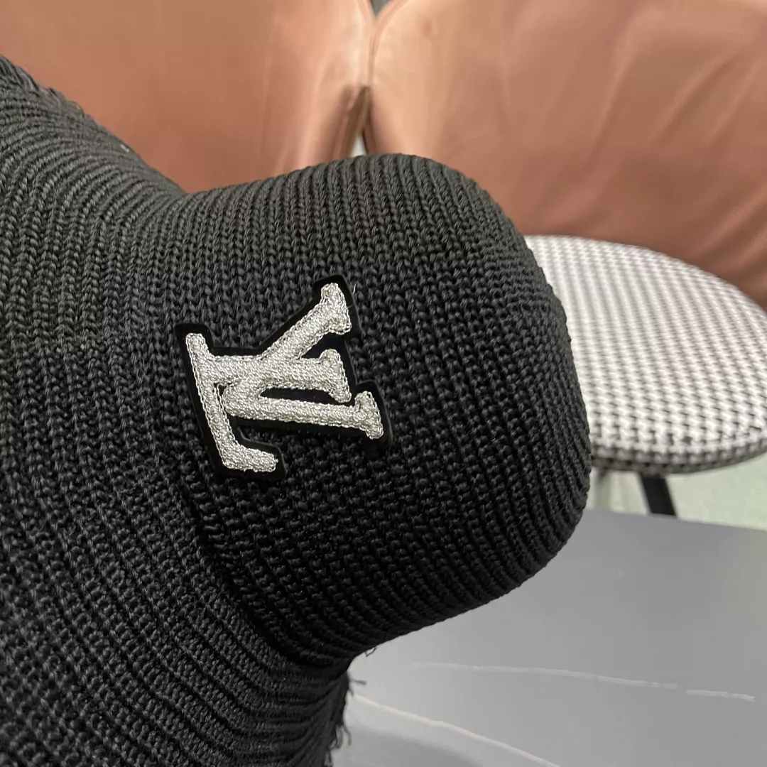 UrbanStyle 320 Louis Vuitton LV Caps