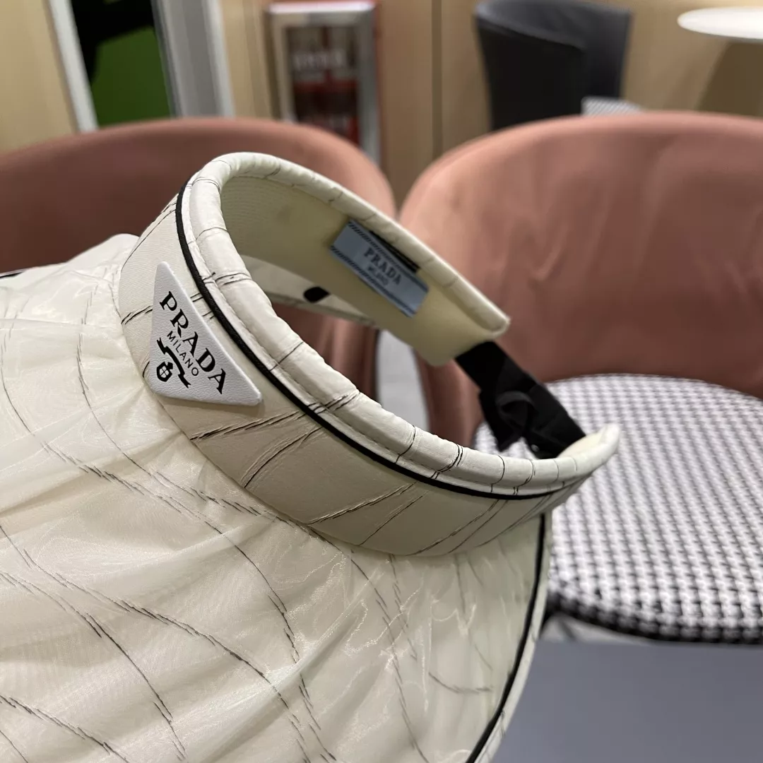 UrbanStyle 329 Prada Caps