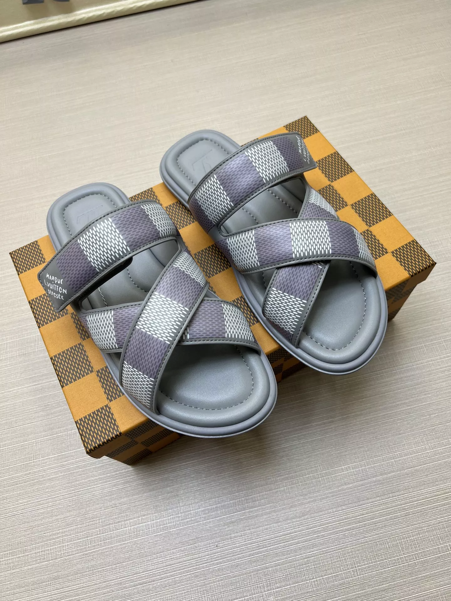 UrbanStyle 3393 Louis Vuitton Slippers For Men