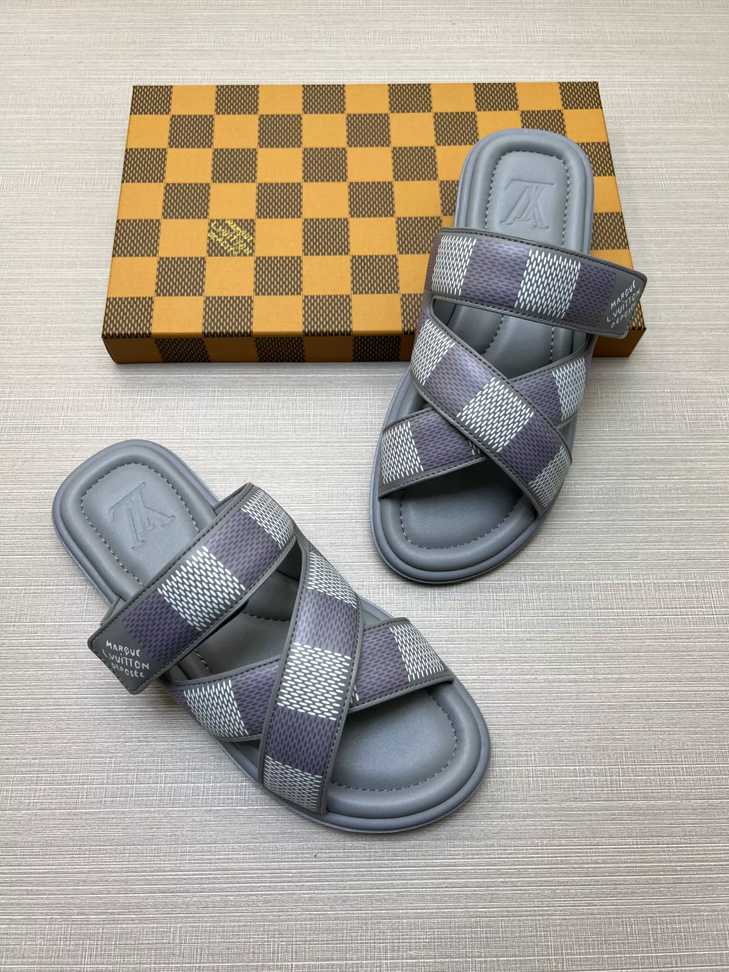 UrbanStyle 3393 Louis Vuitton Slippers For Men