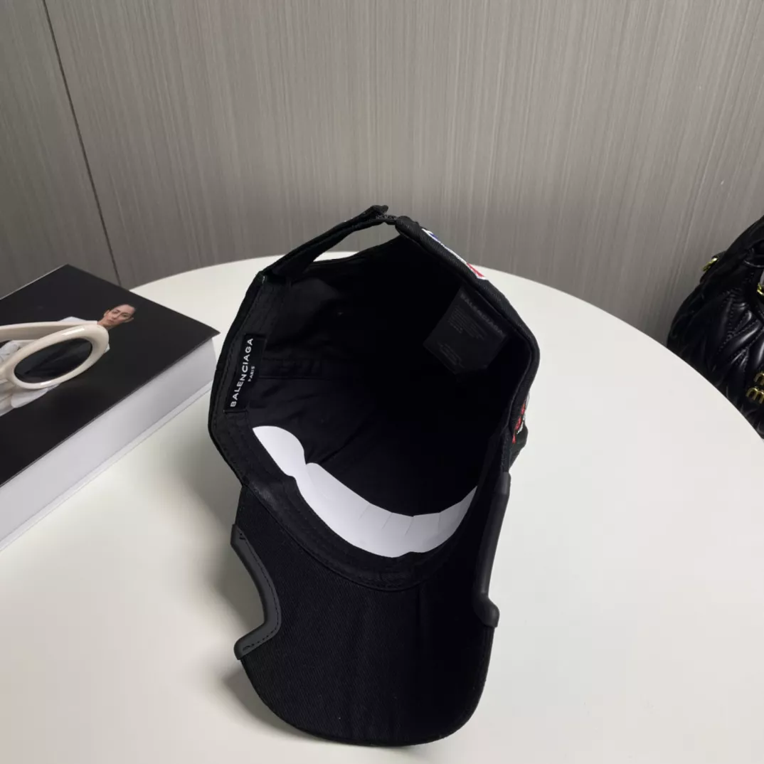 UrbanStyle 3467 Balenciaga Caps