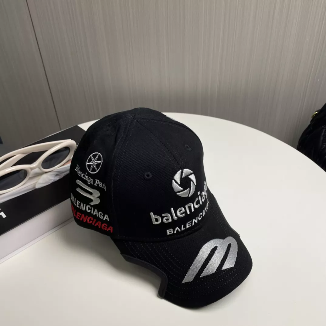 UrbanStyle 3467 Balenciaga Caps