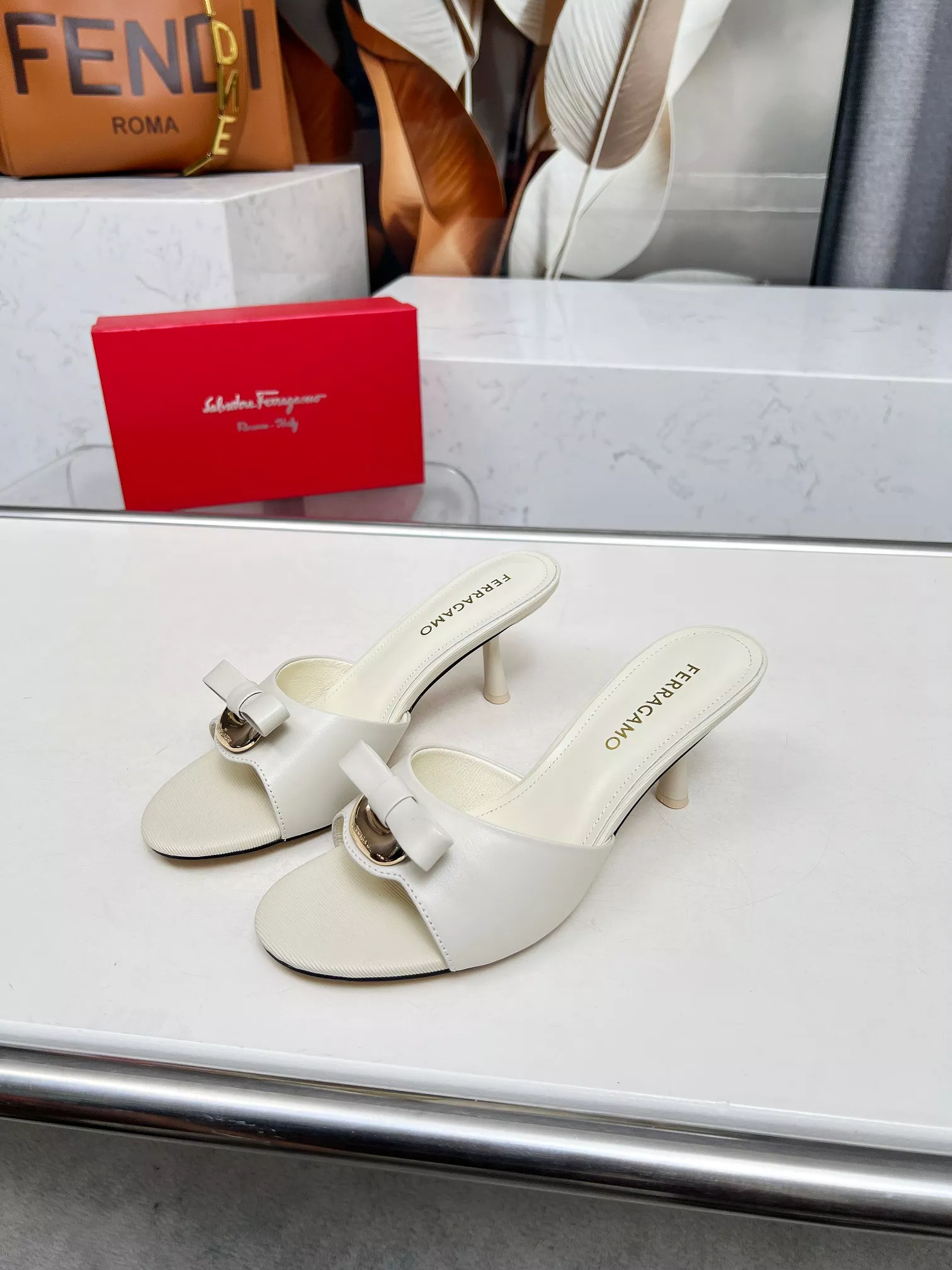 UrbanStyle 3511 Salvatore Ferragamo Slippers For Women