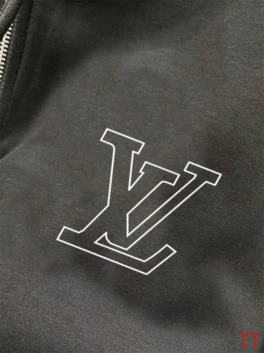 UrbanStyle 359 Louis Vuitton LV Tracksuits Long Sleeved For Men