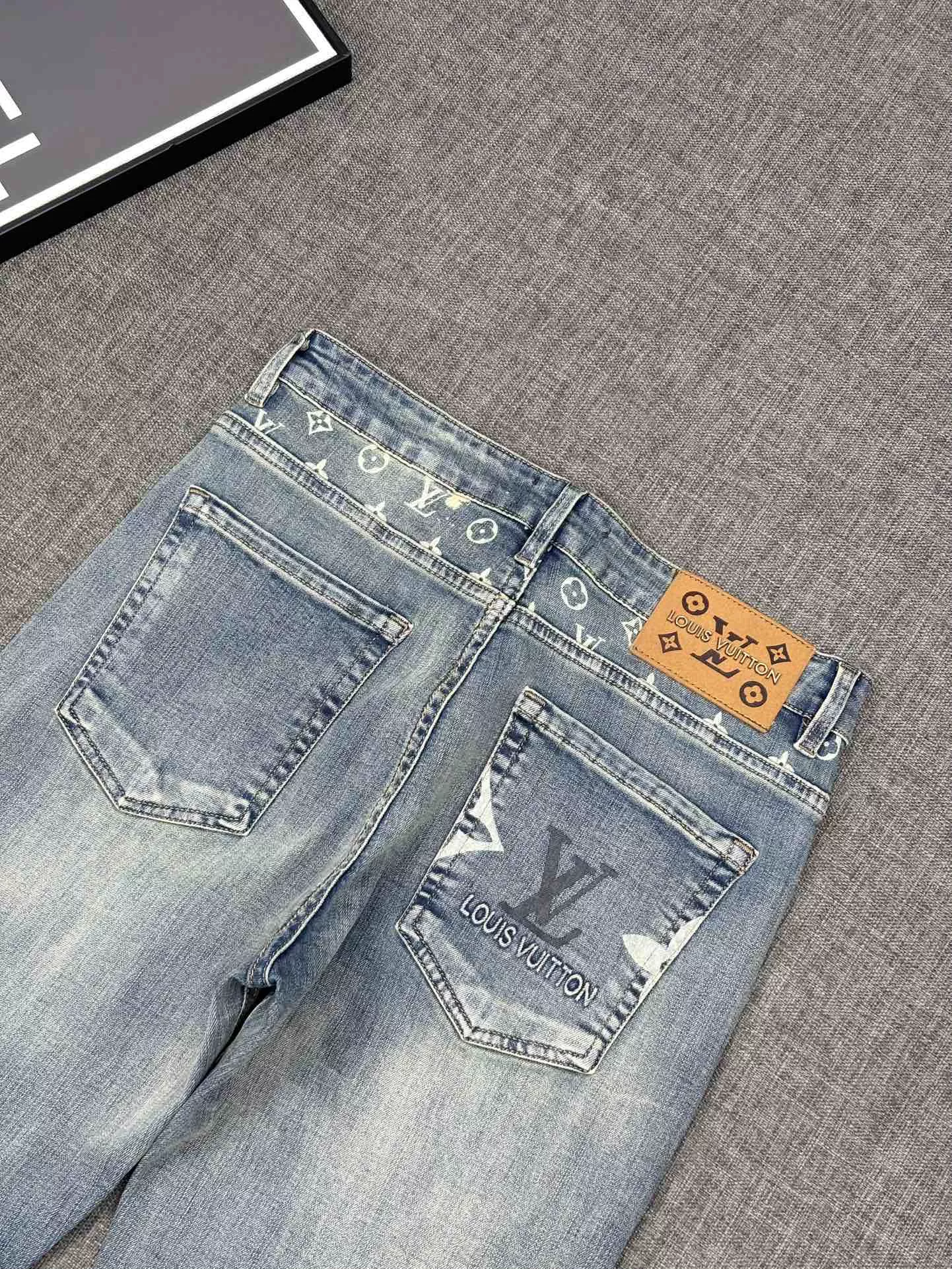 UrbanStyle 3641 Louis Vuitton LV Jeans For Men
