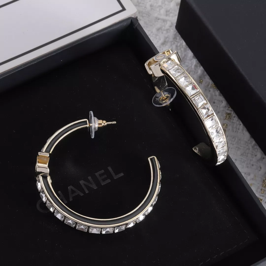 UrbanStyle 3700 Chanel Earrings For Women