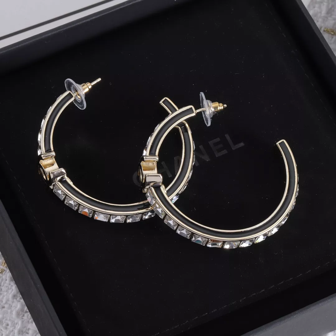 UrbanStyle 3700 Chanel Earrings For Women