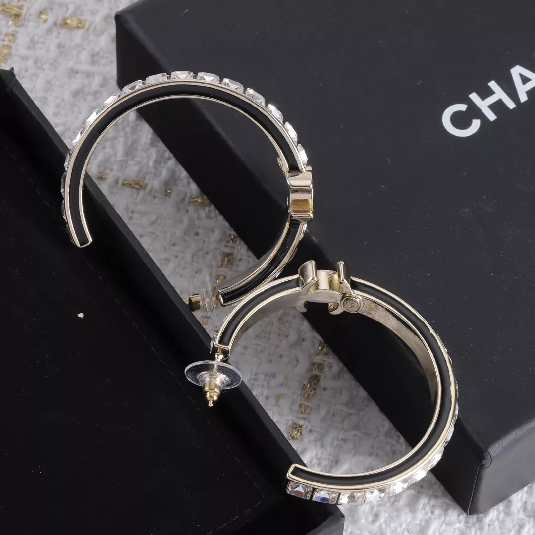 UrbanStyle 3700 Chanel Earrings For Women