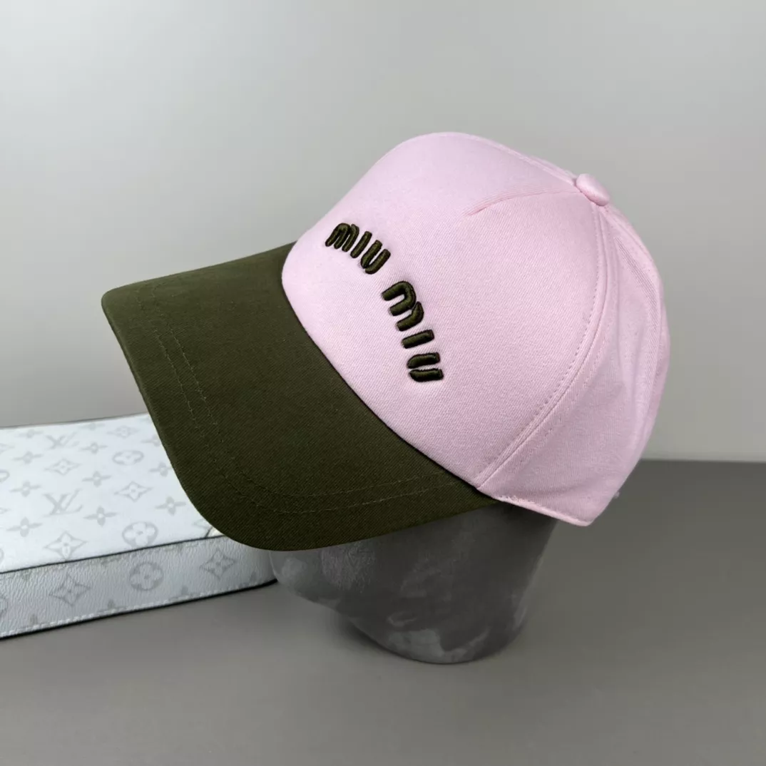 UrbanStyle 3947 MIU MIU Caps