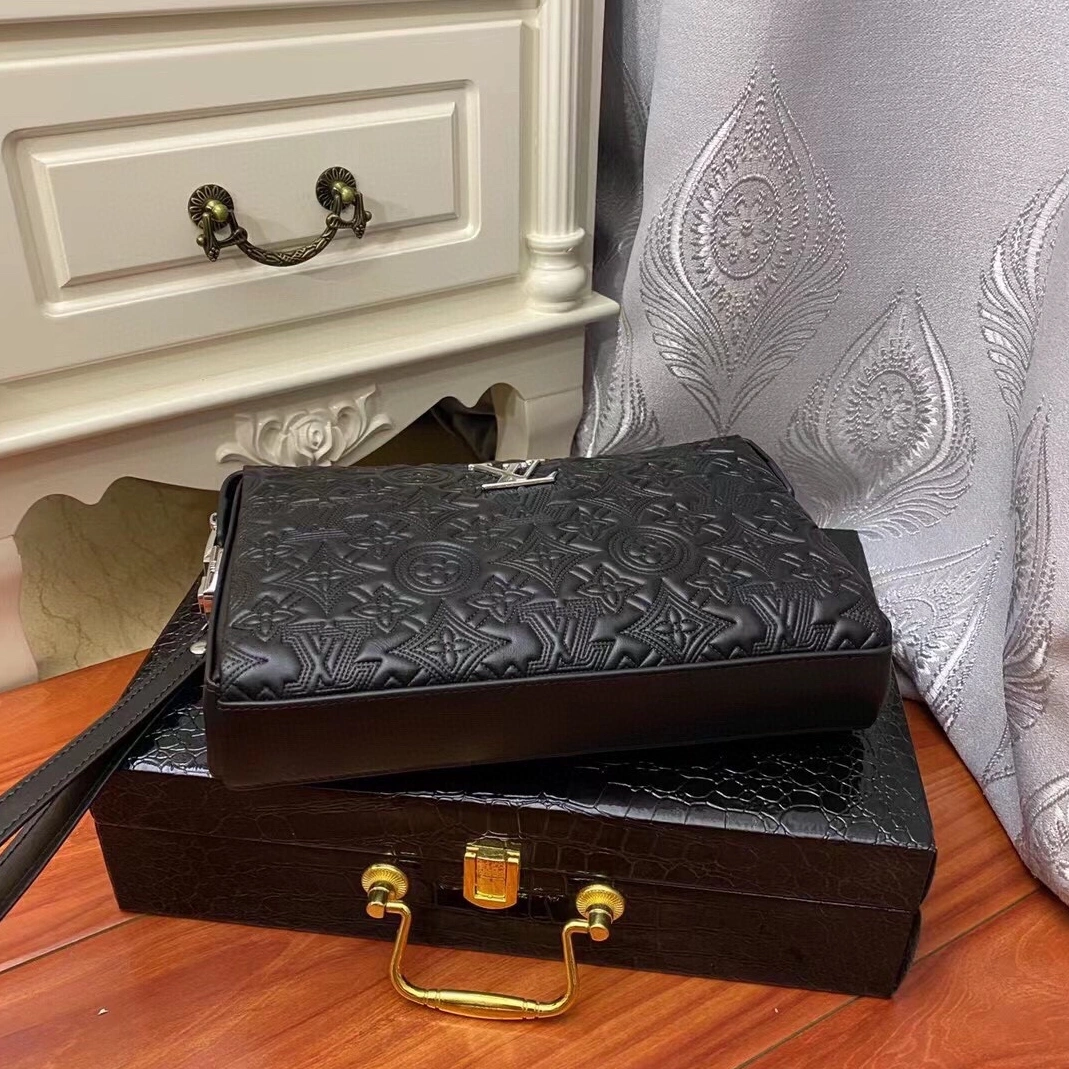 UrbanStyle 4009 Louis Vuitton AAA Man Wallets