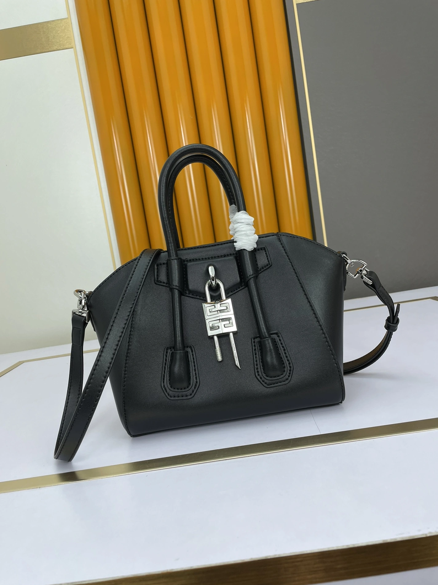 UrbanStyle 427 Givenchy AAA Quality Handbags For Women