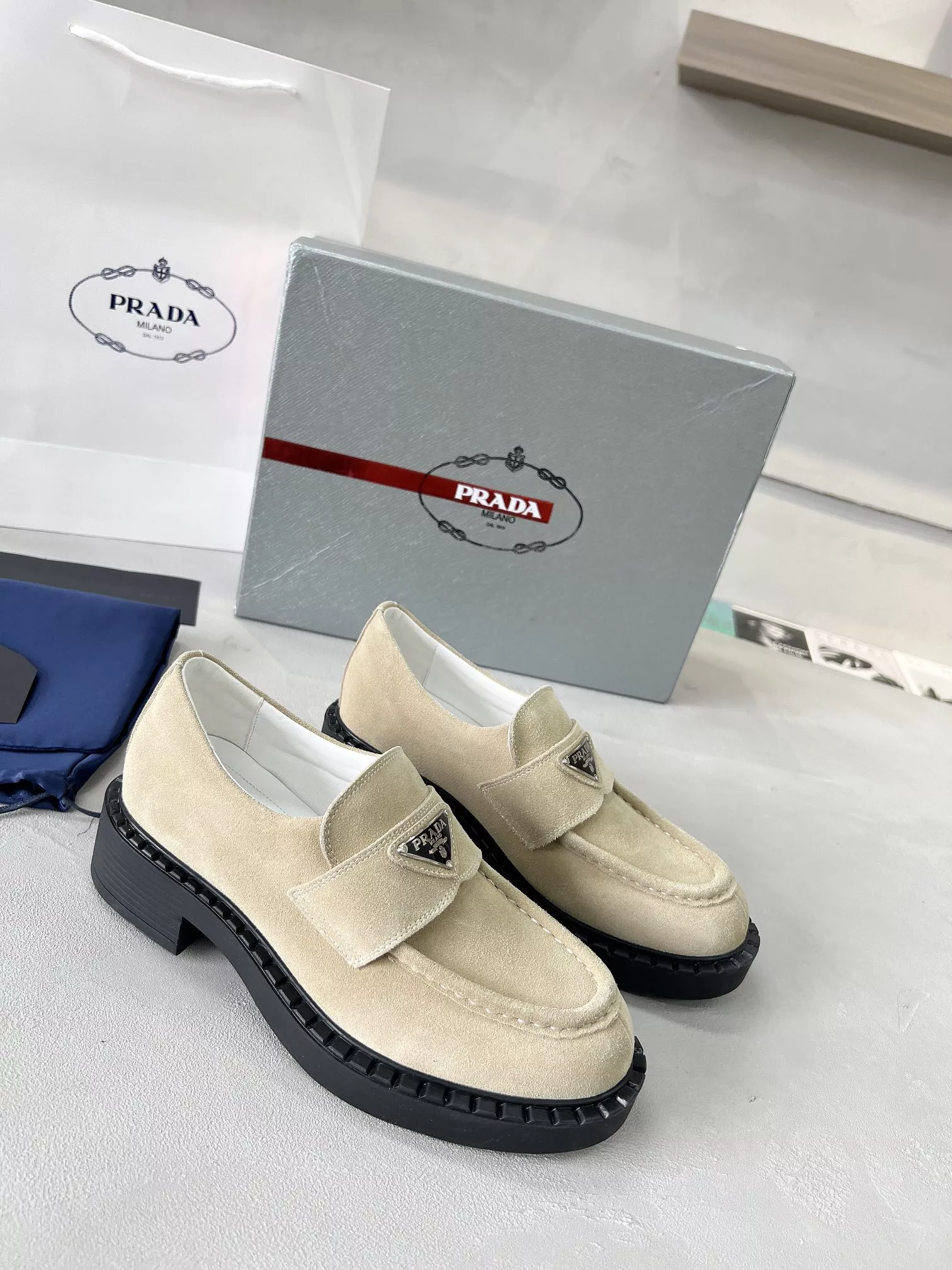 UrbanStyle 5124 Prada Leather Shoes For Women