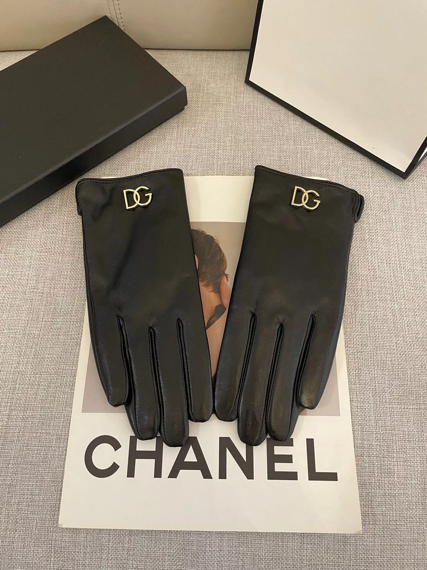 UrbanStyle 5178 Dolce & Gabbana Gloves For Women