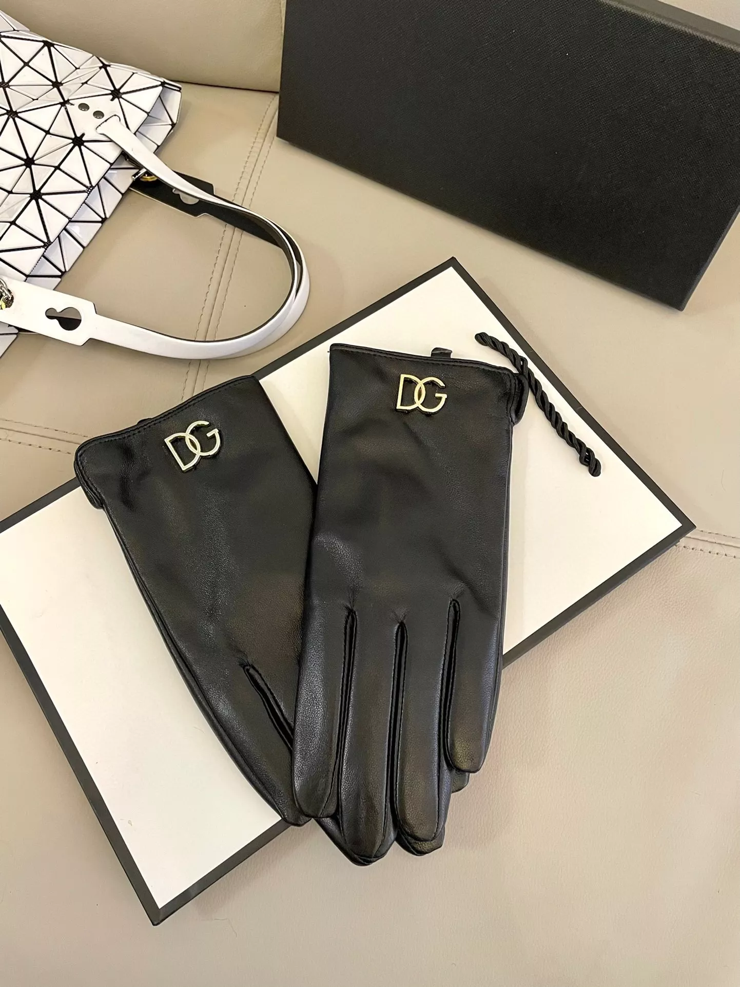 UrbanStyle 5178 Dolce & Gabbana Gloves For Women
