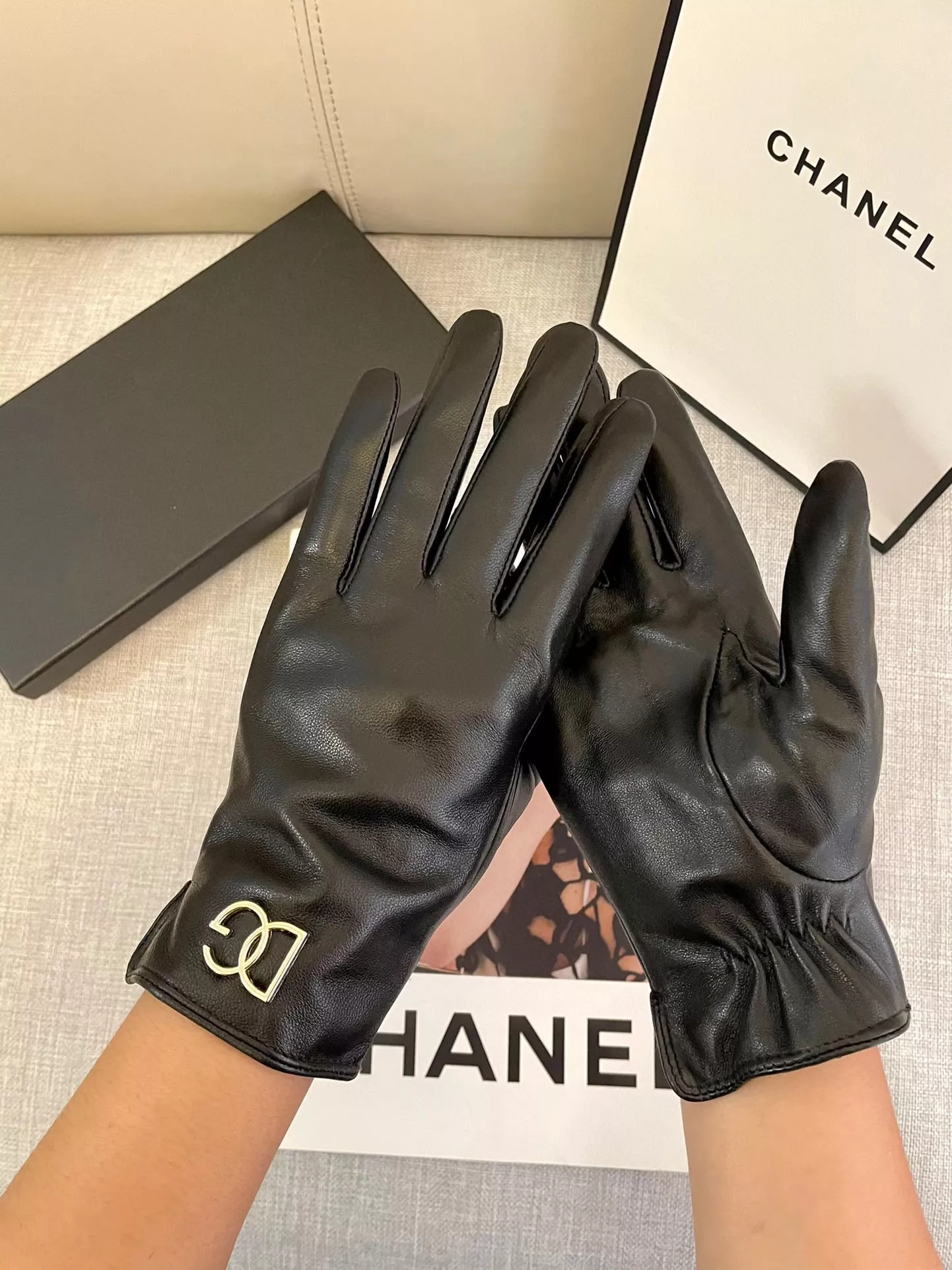 UrbanStyle 5178 Dolce & Gabbana Gloves For Women