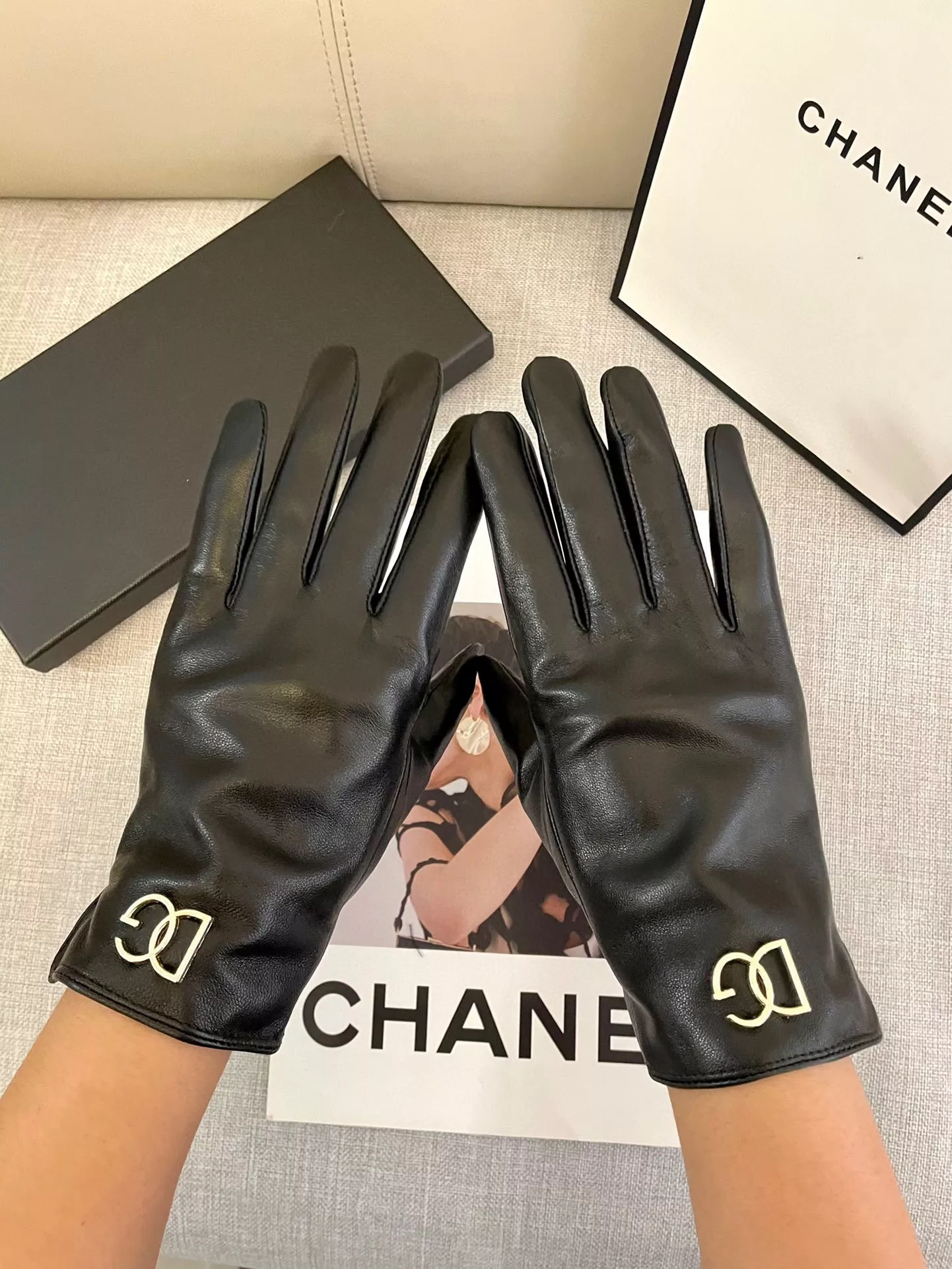 UrbanStyle 5178 Dolce & Gabbana Gloves For Women