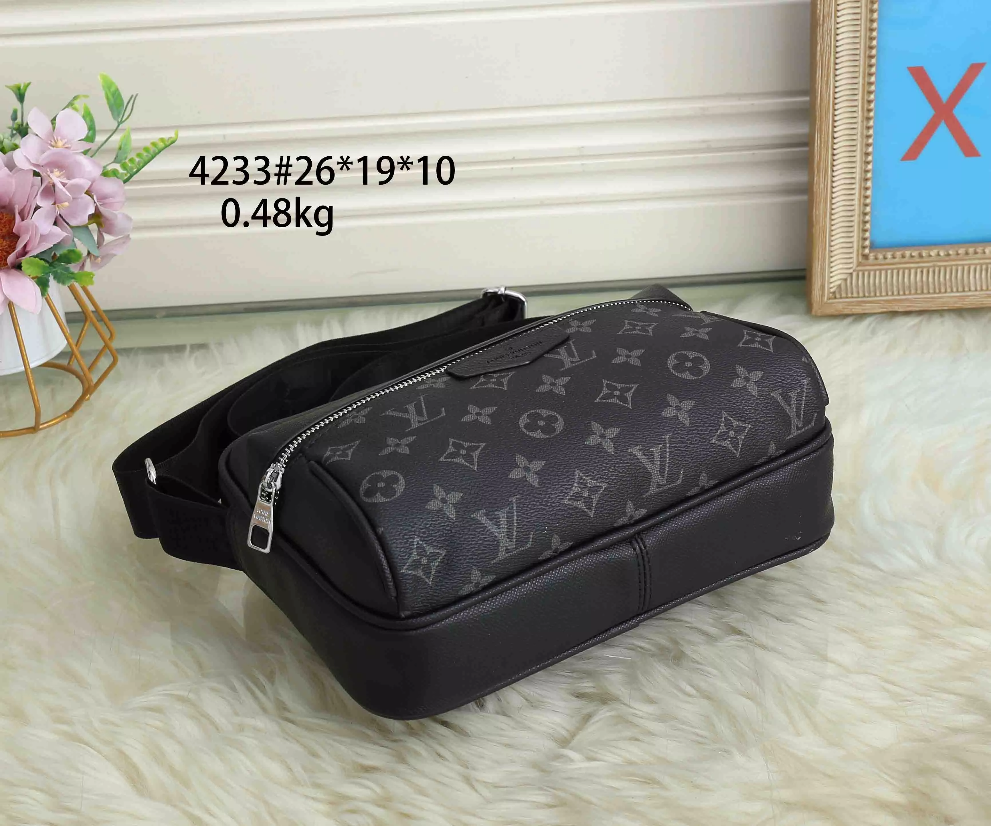 UrbanStyle 5230 Louis Vuitton Messenger Bags For Men