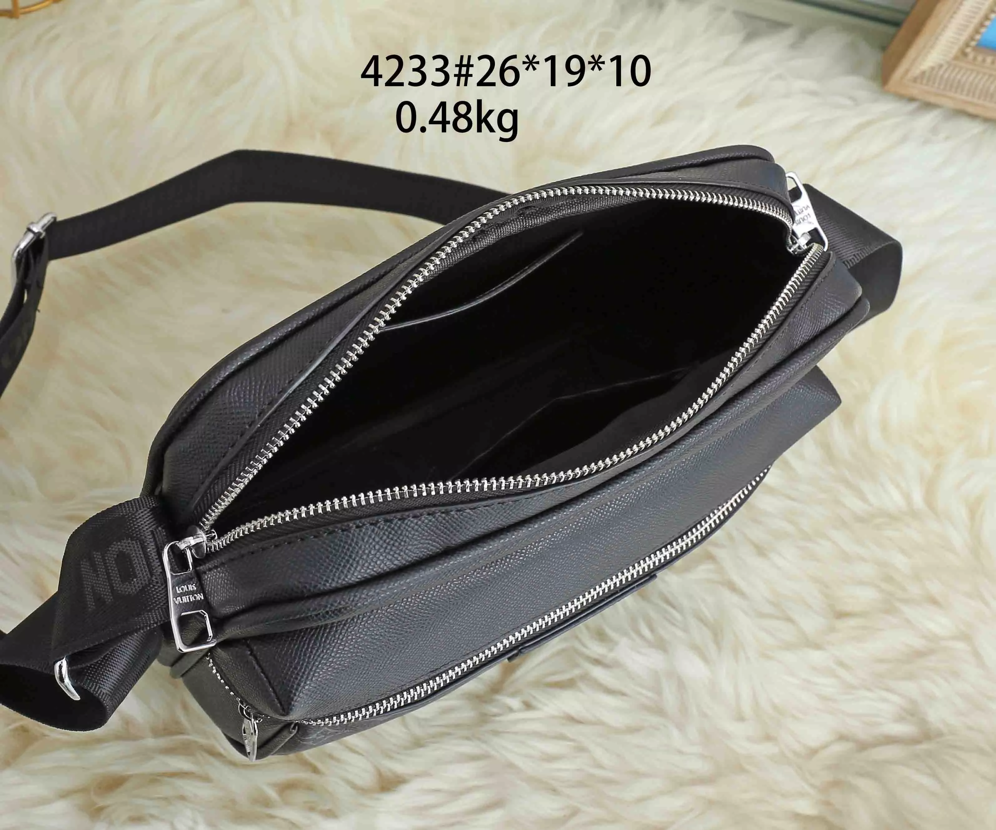 UrbanStyle 5230 Louis Vuitton Messenger Bags For Men