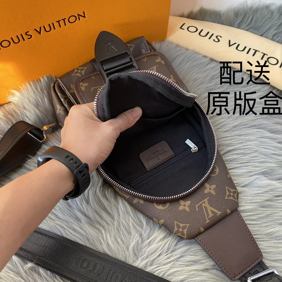 UrbanStyle 5327 Louis Vuitton AAA Man Messenger Bags