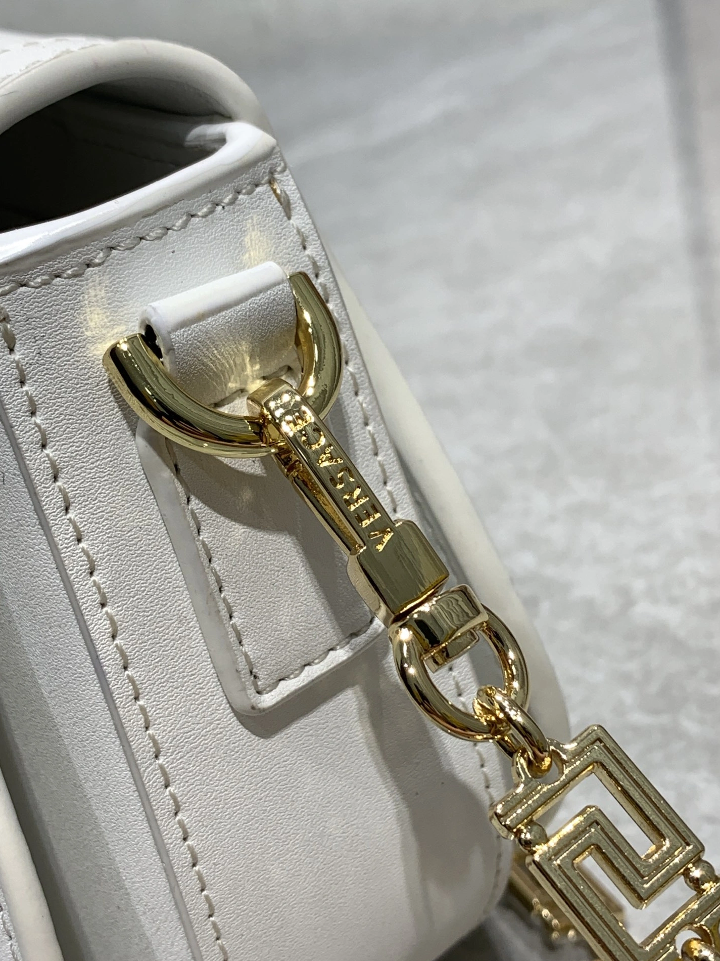 UrbanStyle 576 Versace AAA Quality Messenger Bags For Women
