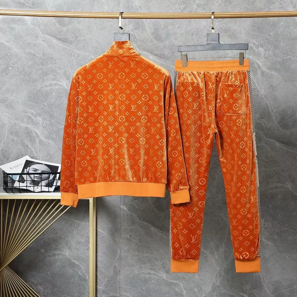 UrbanStyle 5840 Louis Vuitton LV Tracksuits Long Sleeved For Men
