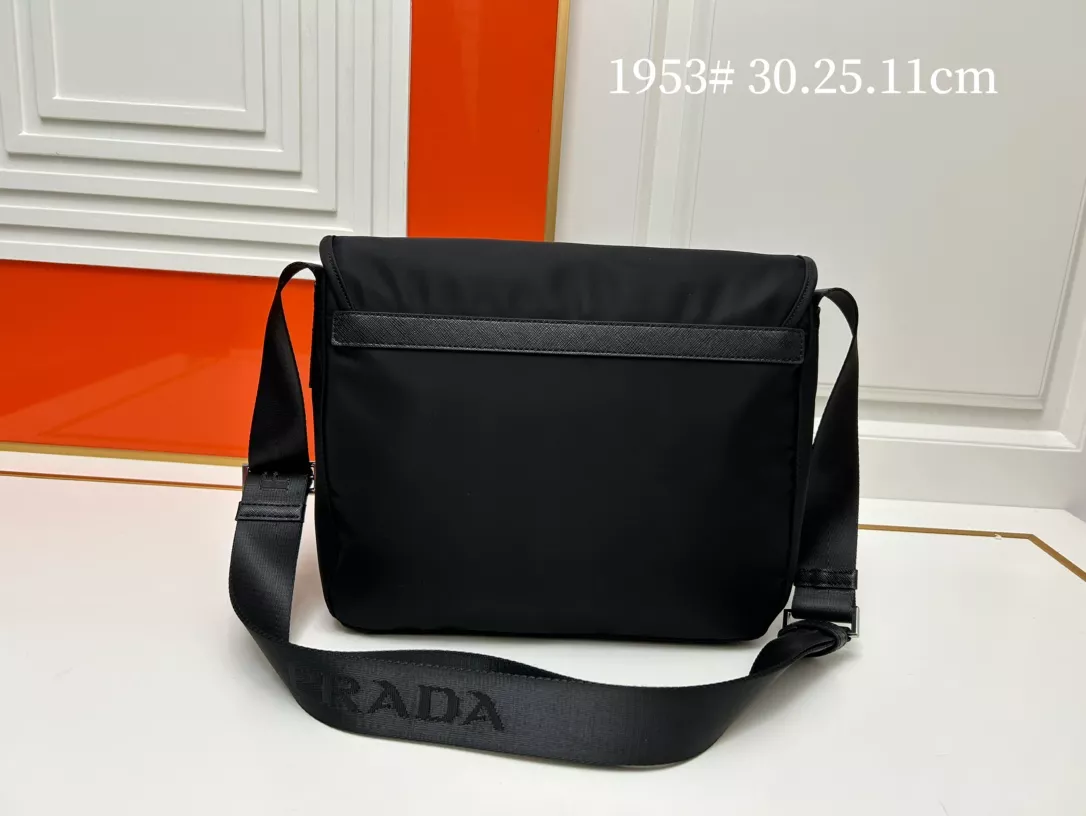 UrbanStyle 6237 Prada AAA Man Messenger Bags